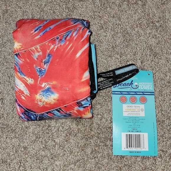 New Whitley Willows Reversible Microfiber Packable Towel 35" x 70" Sea Turtle - Picture 3 of 6